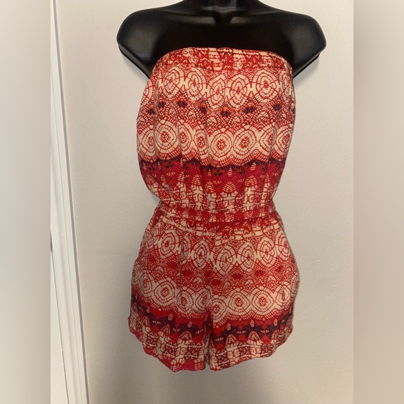 Angie Red & Cream Short Romper - Picture 1 of 3